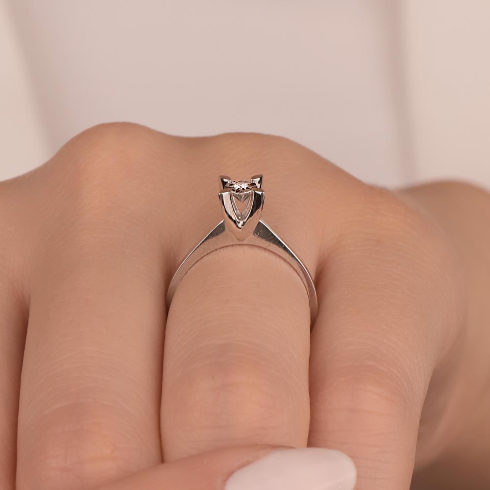 0.03 Karat Pırlantalı Tektaş Yüzük - LP04592