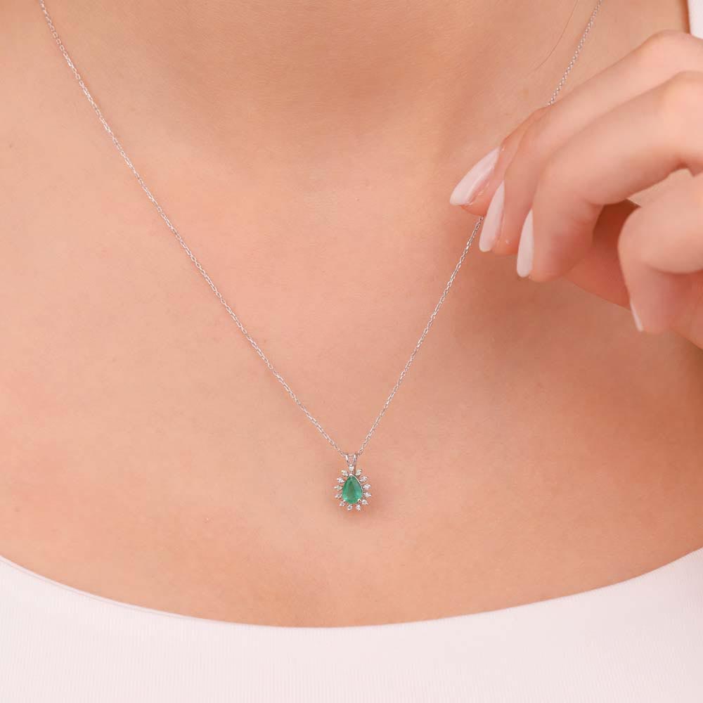 0,05 Karat Pırlantalı Zümrüt Taşlı Damla Kolye - LP03747