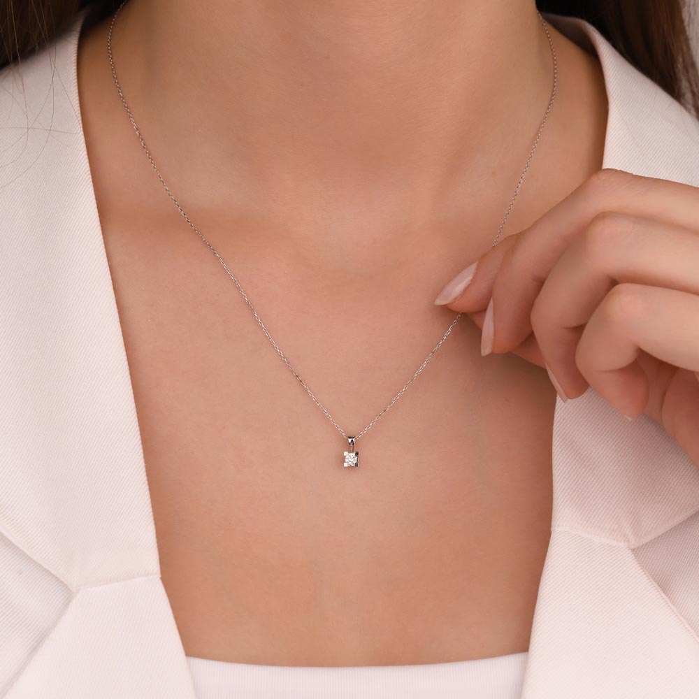 0,12 Karat Pırlantalı Tektaş Bayan Kolye - LP04056