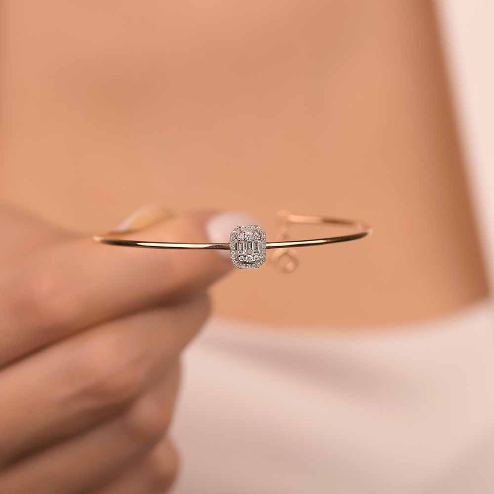 0,19 Karat Pırlanta Baget Taşlı Bayan Kemik Bileklik - LP00633