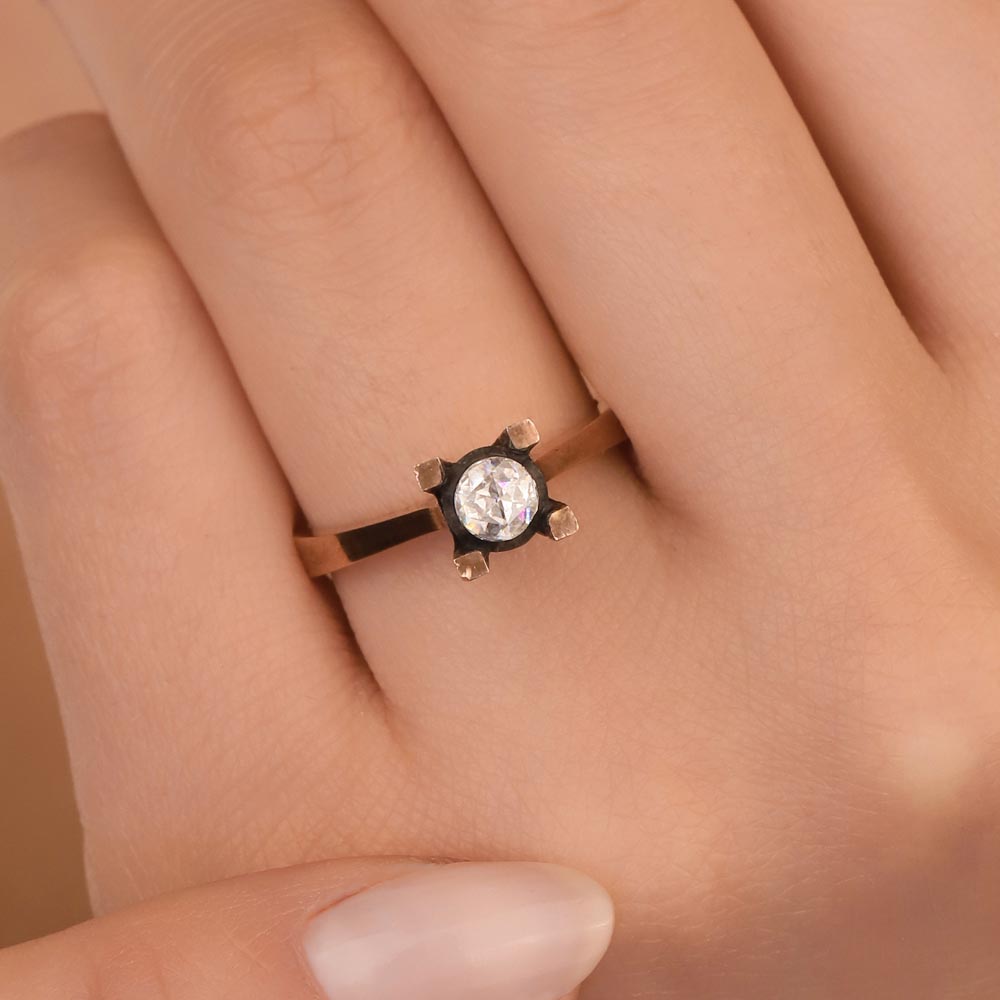 0,21 Karat Pırlantalı Tektaş Elmas Yüzük - LP00275