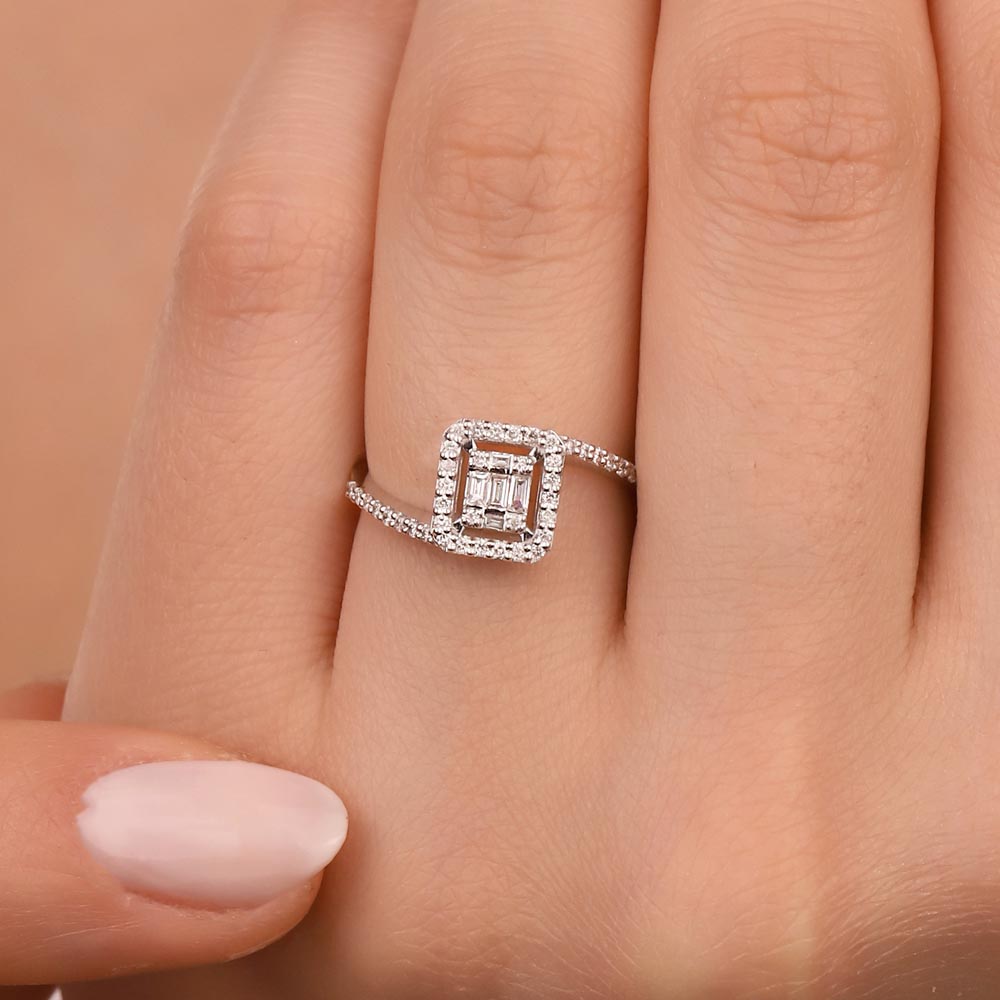 0,26 Karat Pırlanta Baget Yüzük - LP04134