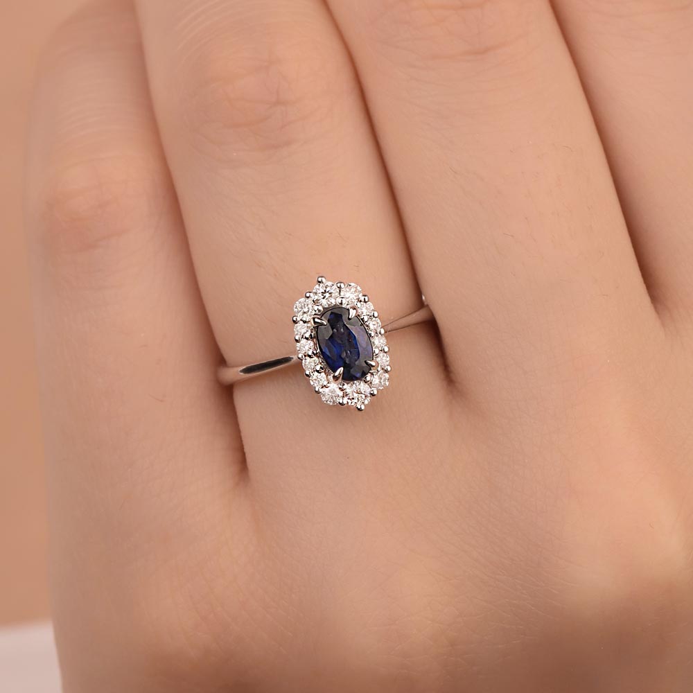 0.27 Karat Pırlanta Taşlı Oval Kesim Safir Yüzük - LP04804
