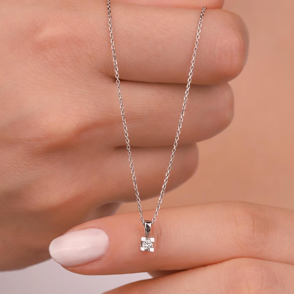 0,33 Karat Pırlantalı Tektaş Kolye