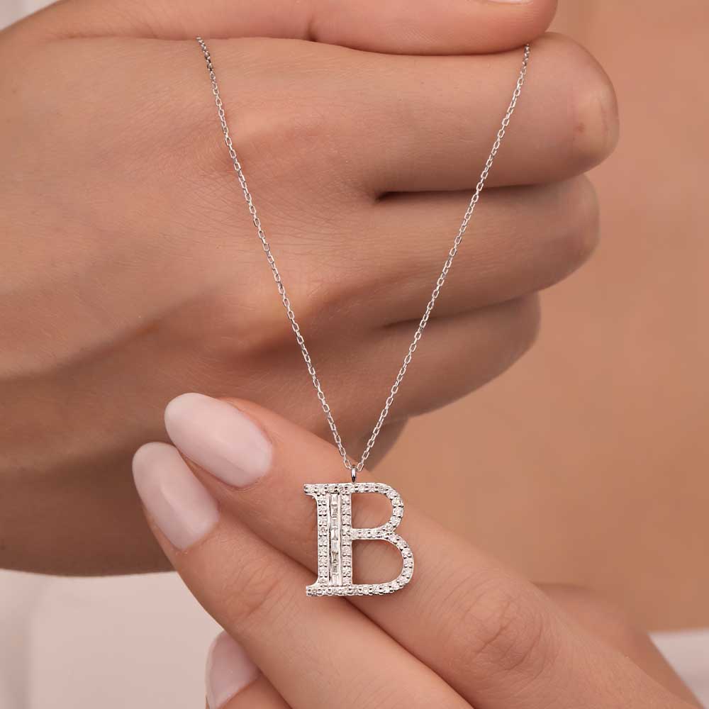 0,38 Karat Pırlanta Özel Tasarım B Harfi Kolye - LP05413