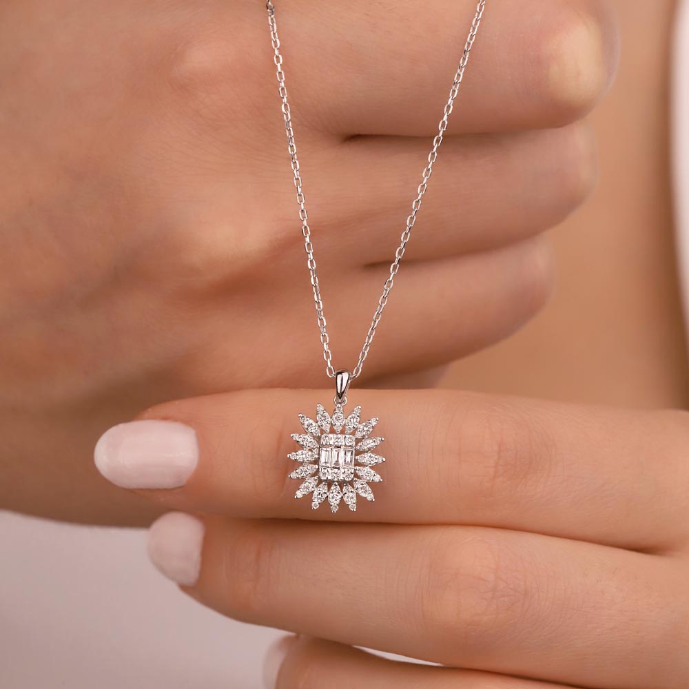 0,41 Karat Pırlantalı baget Taşlı Kolye - LP02606