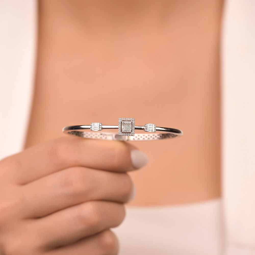 0,46 Karat Pırlanta Baget Taşlı Bileklik - LP00856