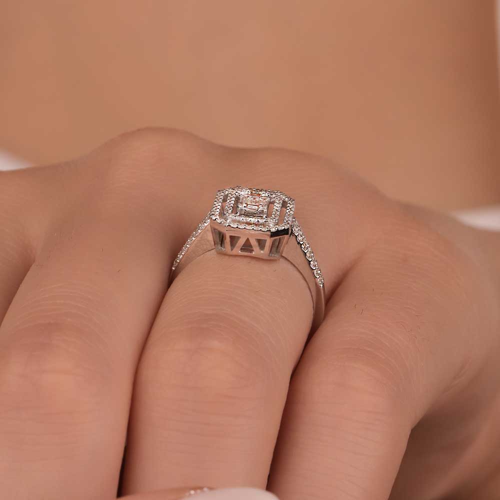 0,46 Karat Pırlanta Taşlı Baget Yüzük - LP05417