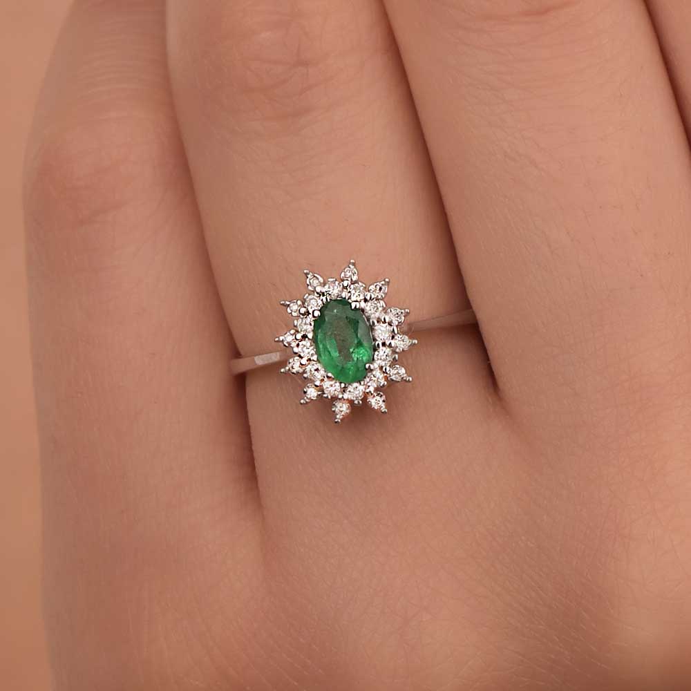 0,52 Karat Pırlanta Taşlı Zümrüt Yüzük - LP03508