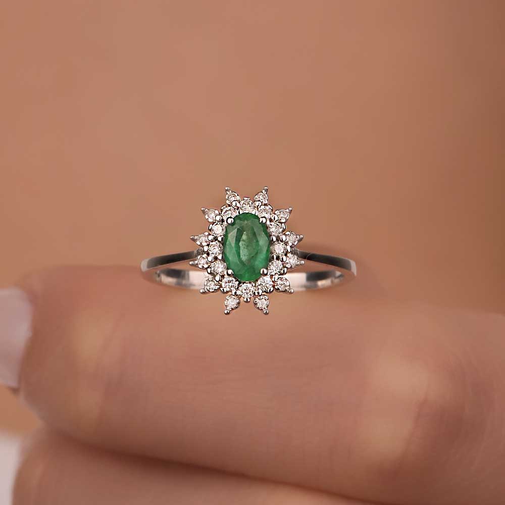 0,52 Karat Pırlanta Taşlı Zümrüt Yüzük - LP03508