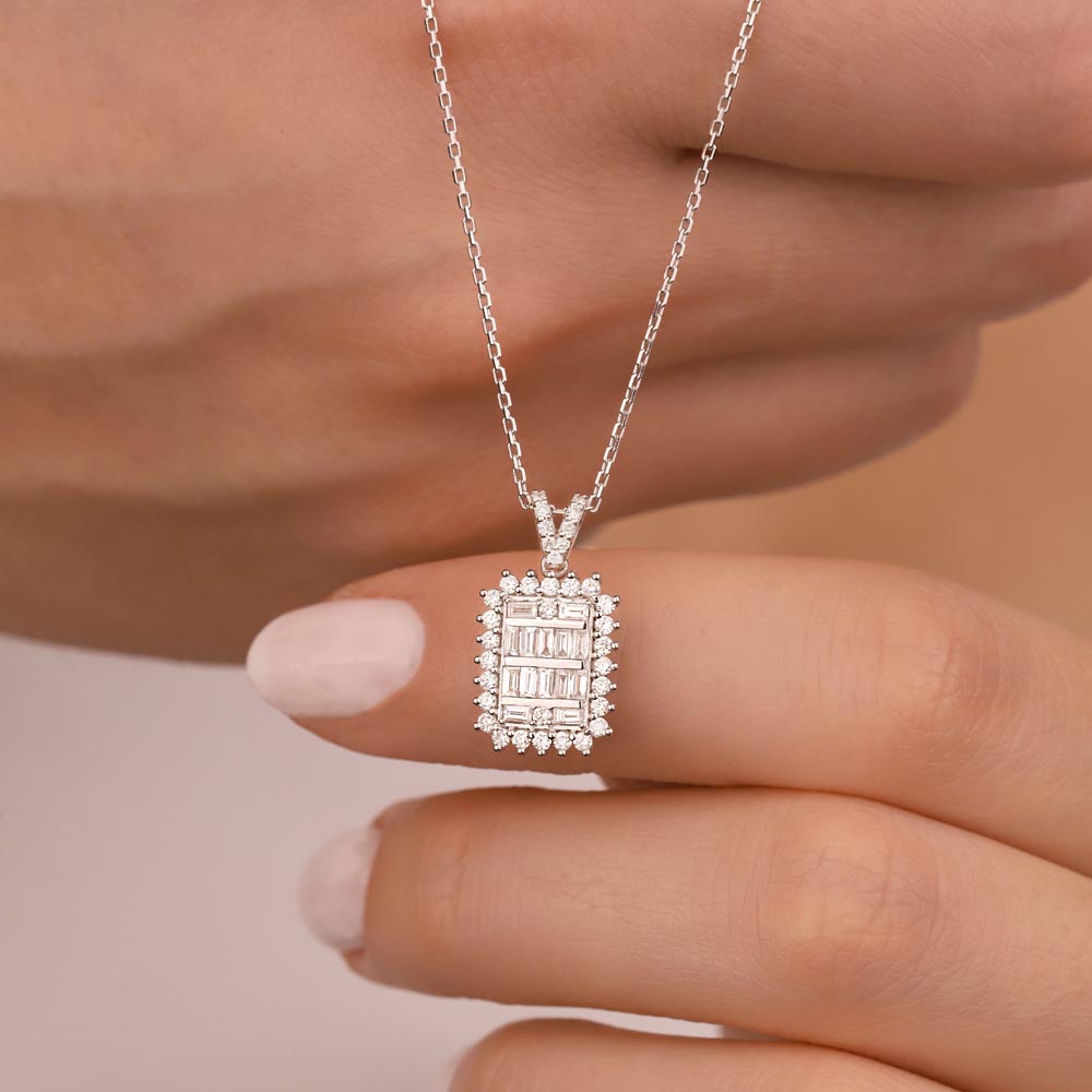 0,65 Karat Pırlanta Baget Taşlı Kolye - LP01861