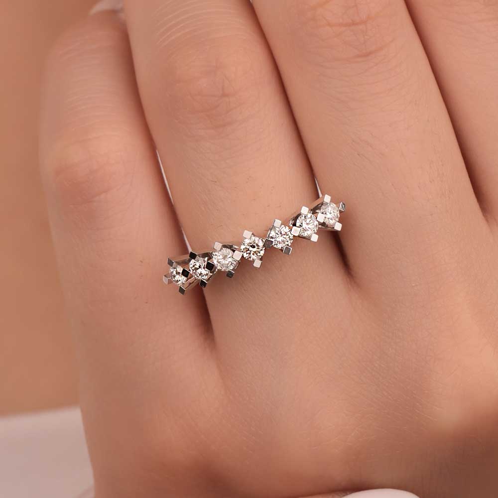 0,67 Karat Pırlantalı Yedi Taş Çapraz Alyans Yüzük - LP05383