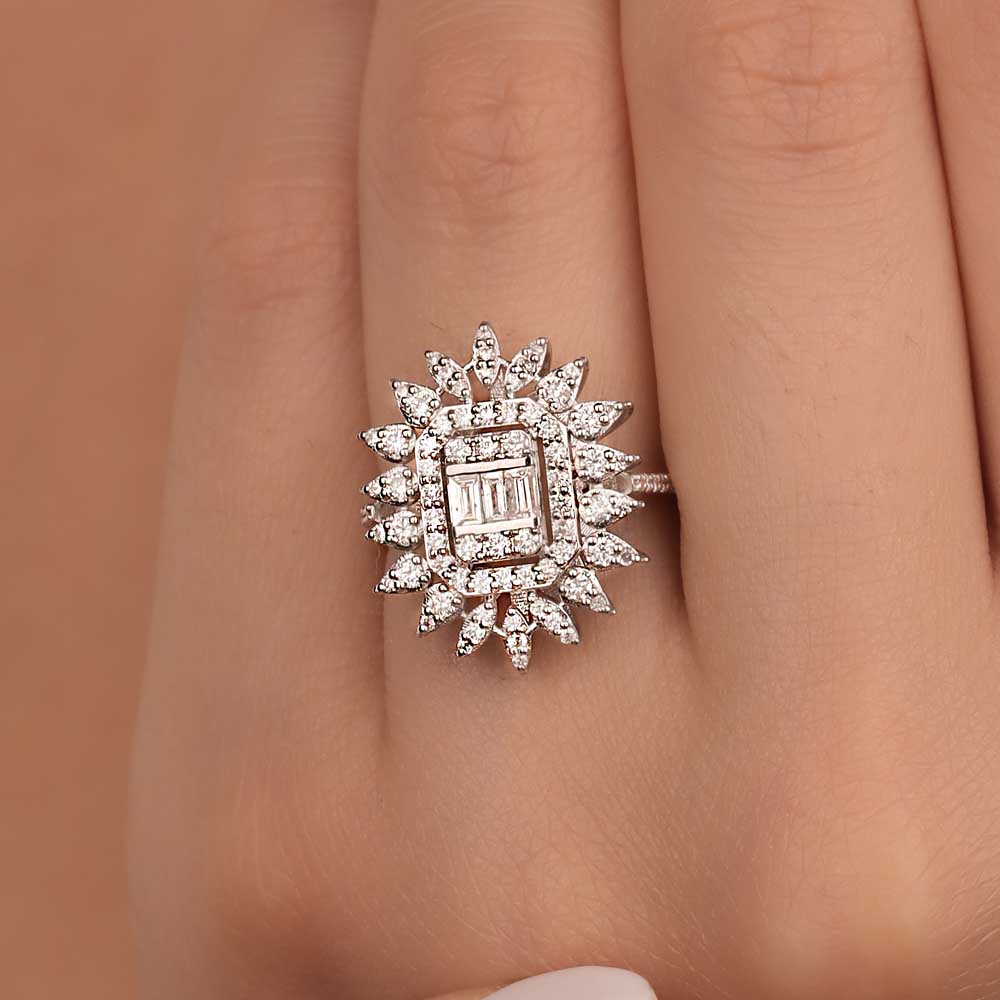 0,84 Karat Pırlanta Taşlı Baget Yüzük - LP05160