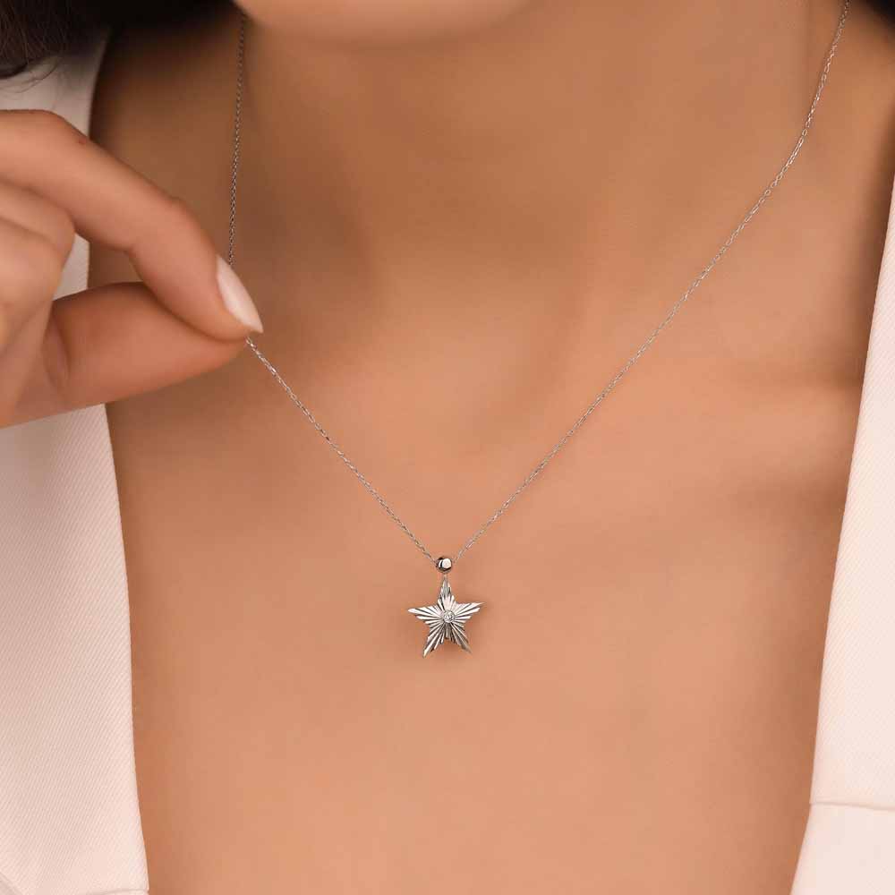 0.02 Karat Pırlantalı Yıldız Hediyelik Kolye  - FP06592