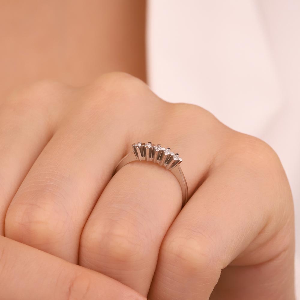 Beştaş Yüzükler 0,09 Karat Kare Tırnak Pırlanta Mini Beştaş Yüzük