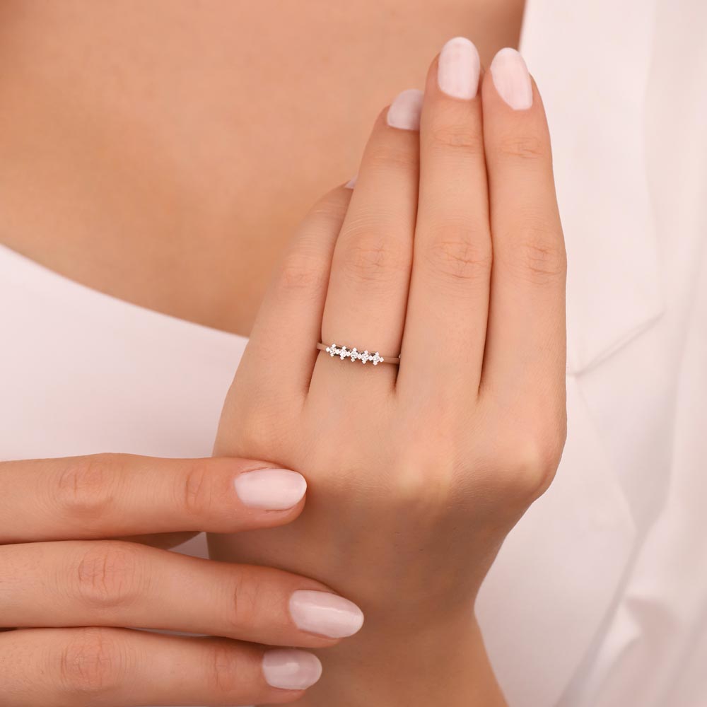 Beştaş Yüzükler 0,09 Karat Kare Tırnak Pırlanta Mini Beştaş Yüzük