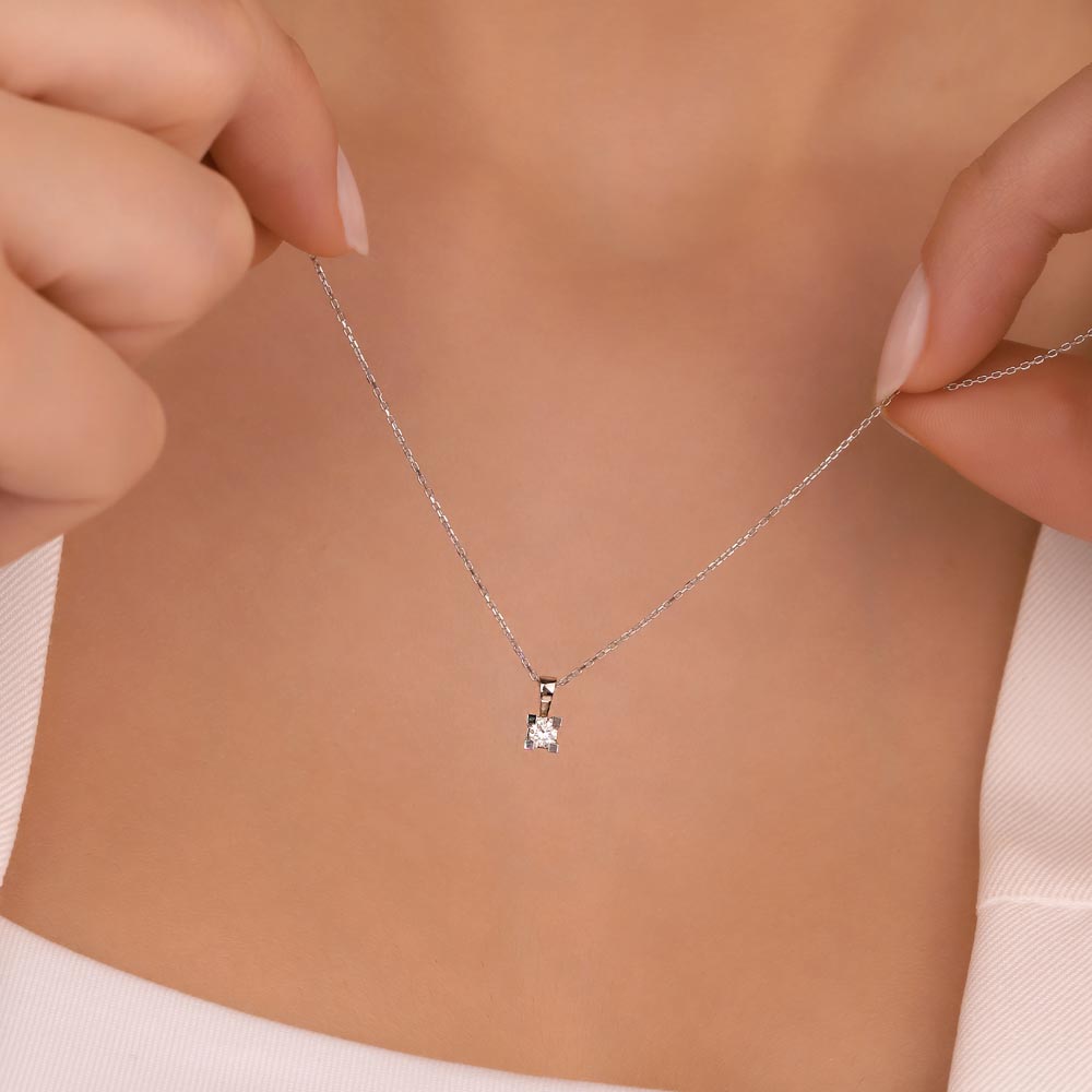 0,10 Karat Laboratuvar Pırlantalı Tektaş Kolye - FP04056