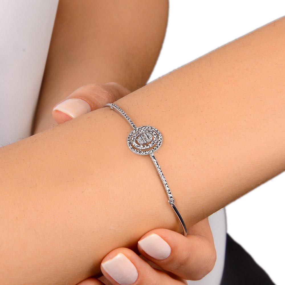 0,11 Karat Pırlanta Kalem İşlemeli Oval Baget Bileklik - LP01805