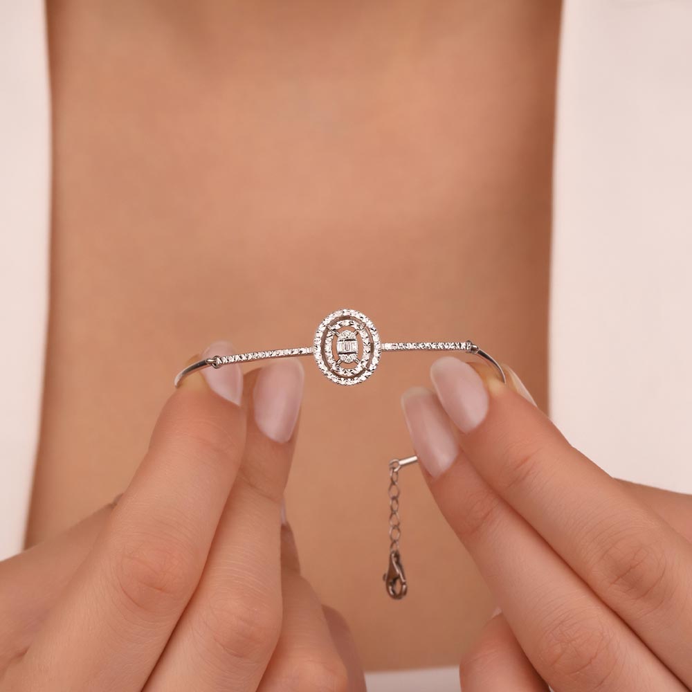 0,11 Karat Pırlanta Kalem İşlemeli Oval Baget Bileklik - LP01805