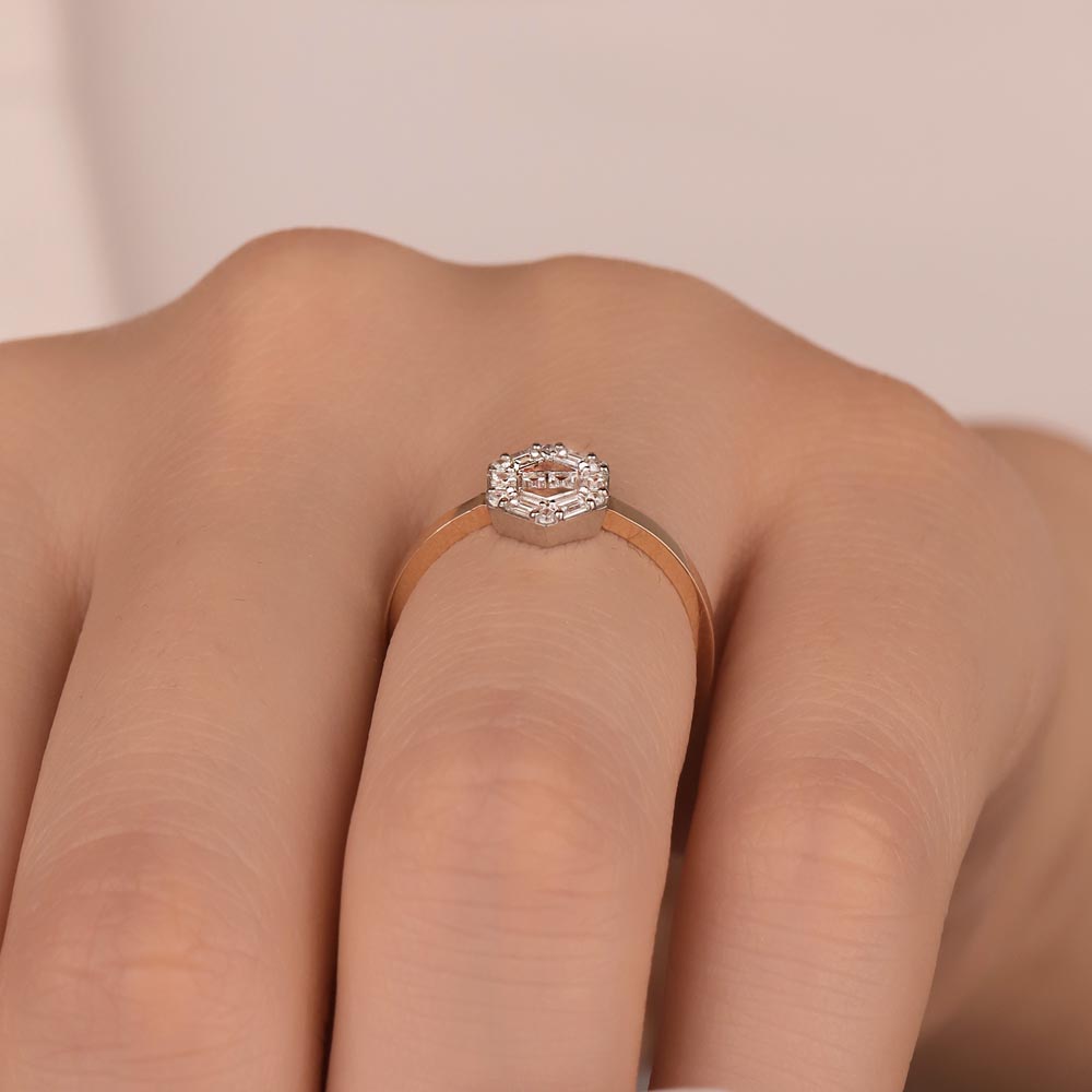 0.20 Karat Özel Tasarım Baget Pırlanta Yüzük - FP03344