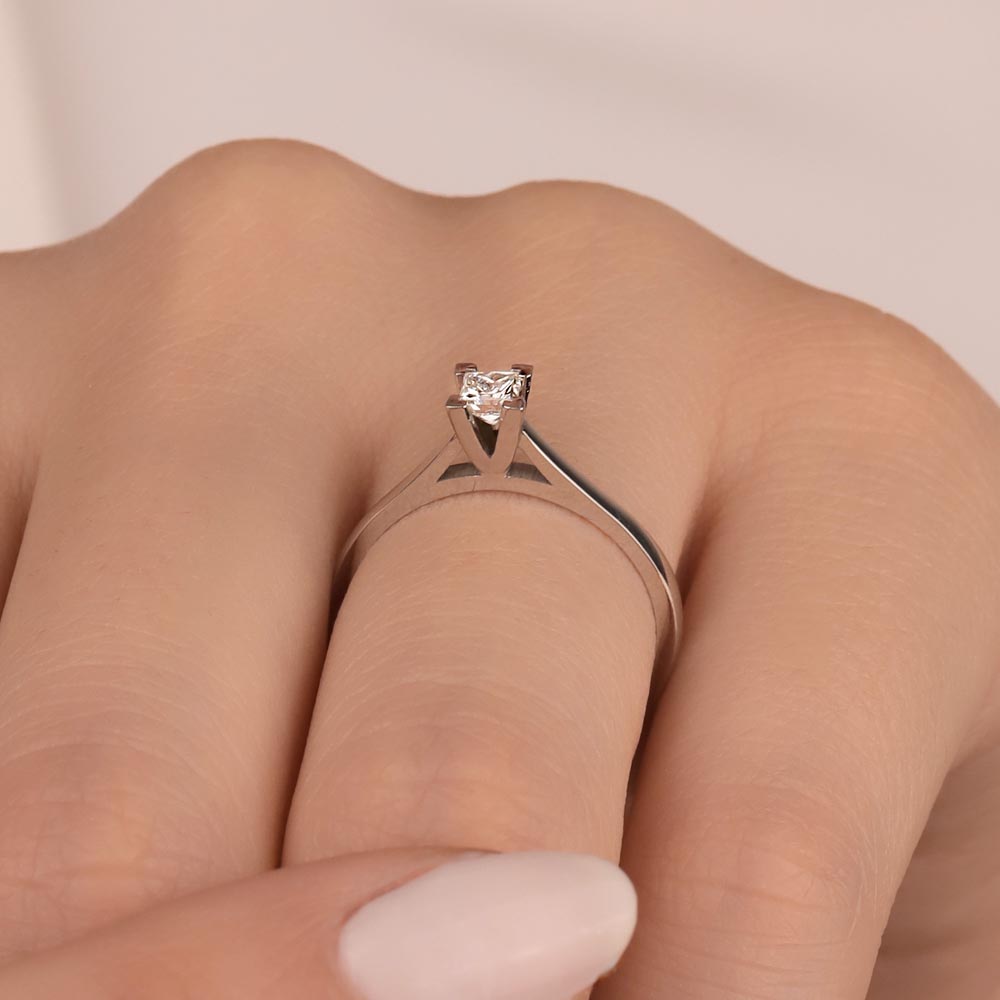 0.24 Karat Prenses Kesim Tektaş Pırlanta Yüzük - FP01216