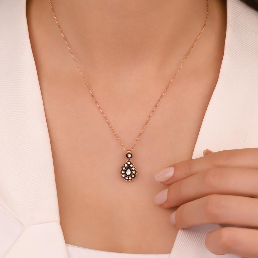 0,29 Karat Pırlanta Taşlı Damla Kesim Elmas Kolye - LP03679