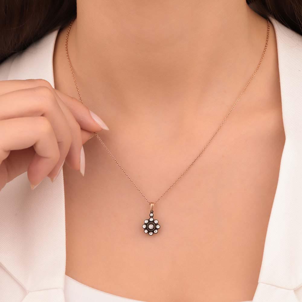 0,3 Karat Pırlanta Taşlı Elmas Gül Kolye - LP03317