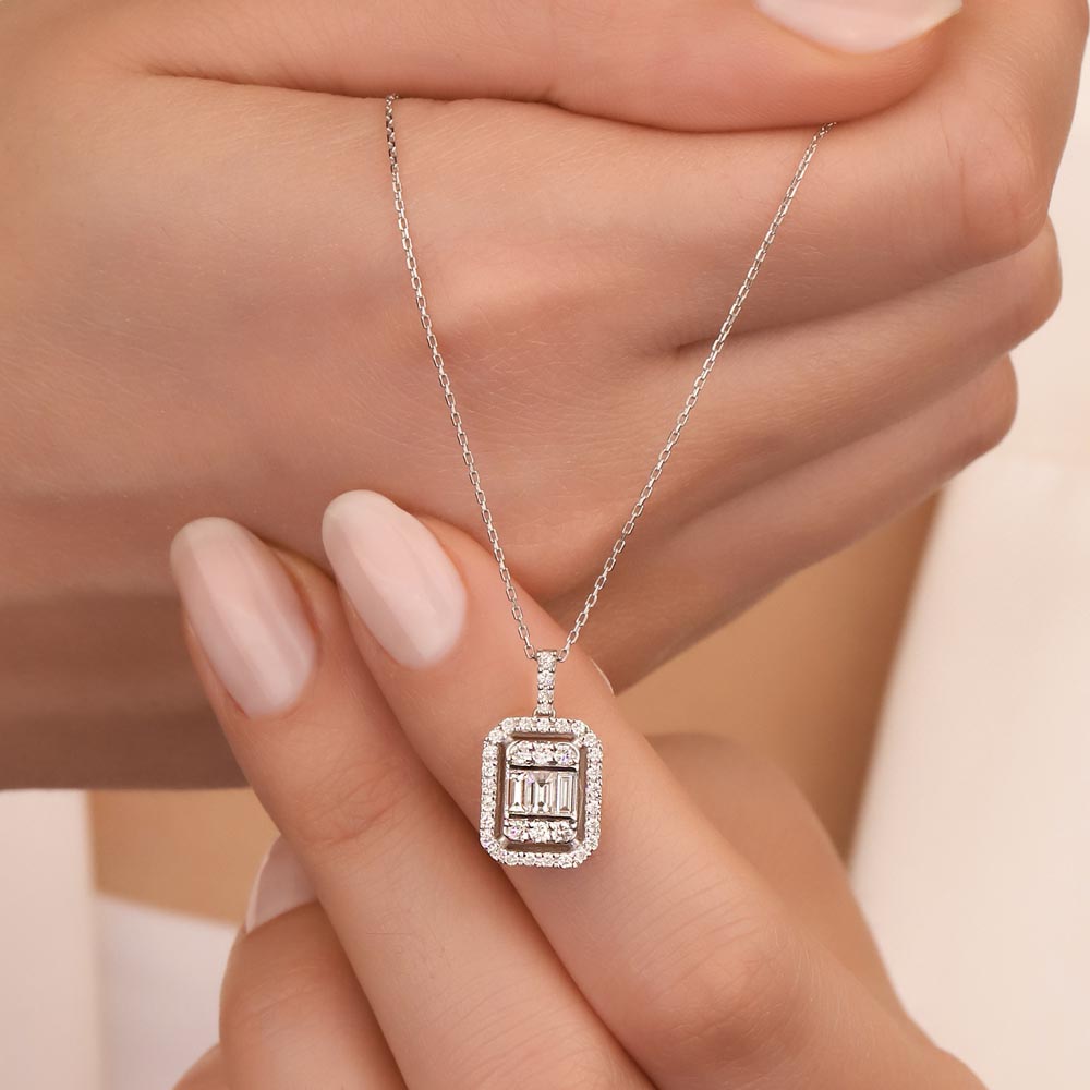 0,30 Karat Lab Pırlantalı Baget Taşlı Kolye