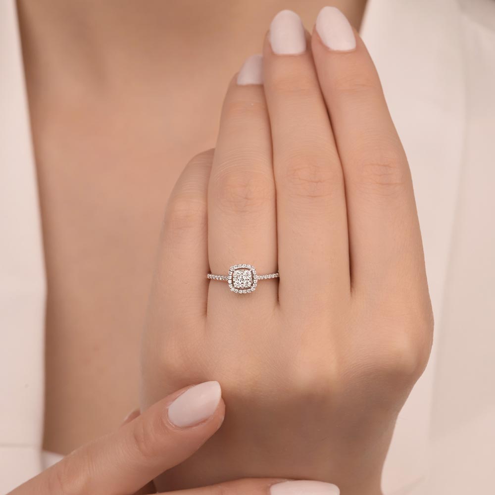 0.33 Karat Coronet Halo Pırlanta Yüzük - FP04829