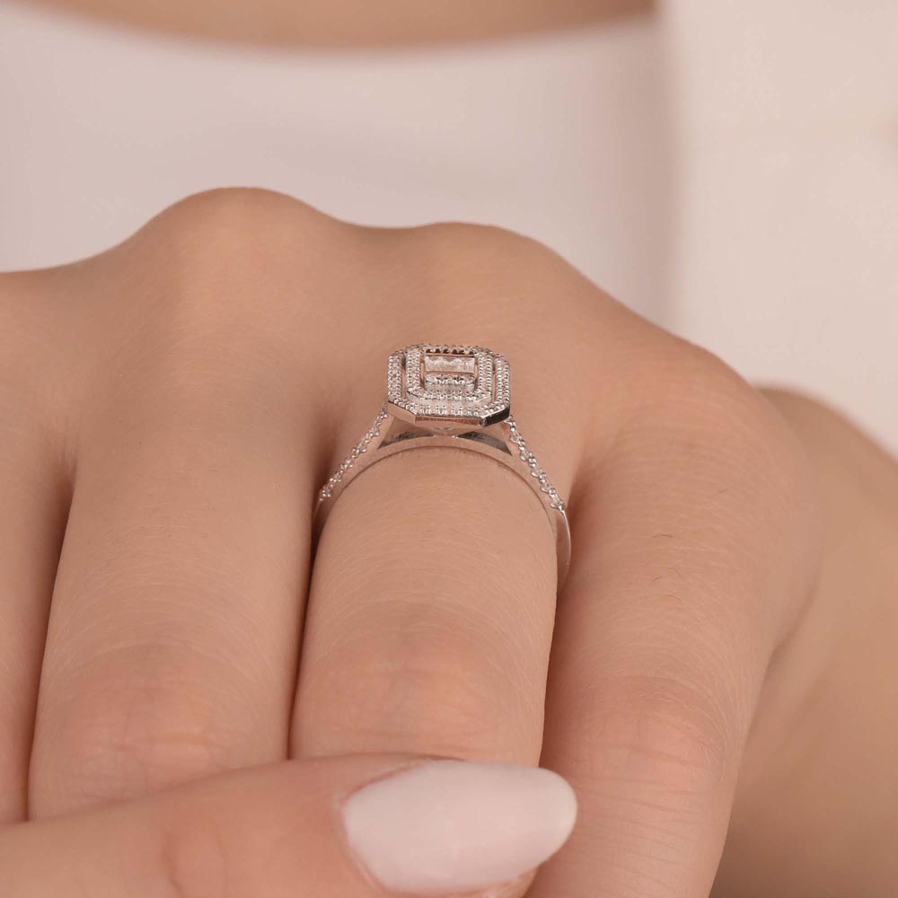 0,35 Karat Laboratuvar Pırlantalı baget Taşlı Yüzük - FP04826