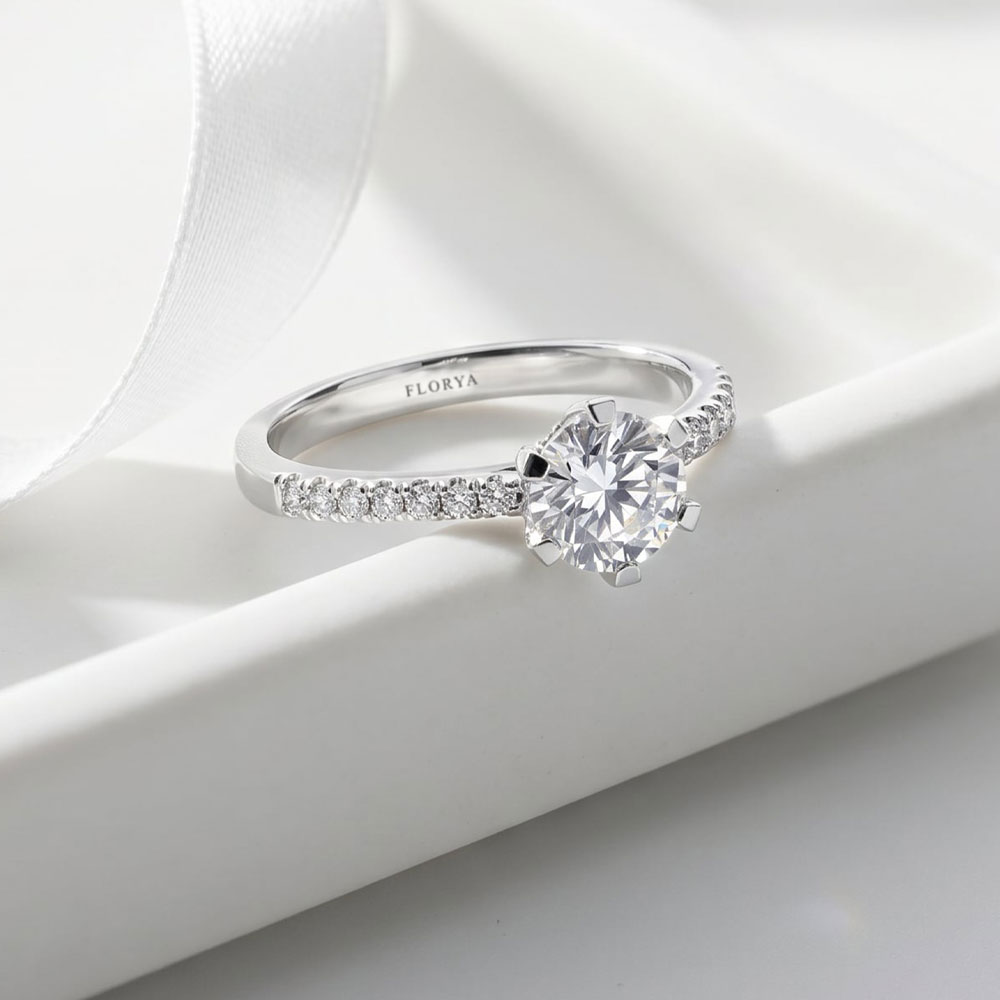 0.40 Karat Kolları Taşlı Tiffany Tektaş Pırlanta Yüzük - FP10697