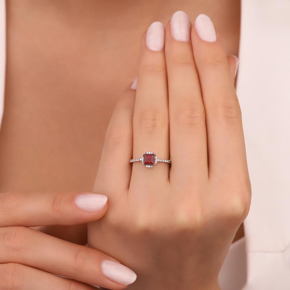 0.49 Karat Stern Yakut Pırlanta Yüzük - FP02678