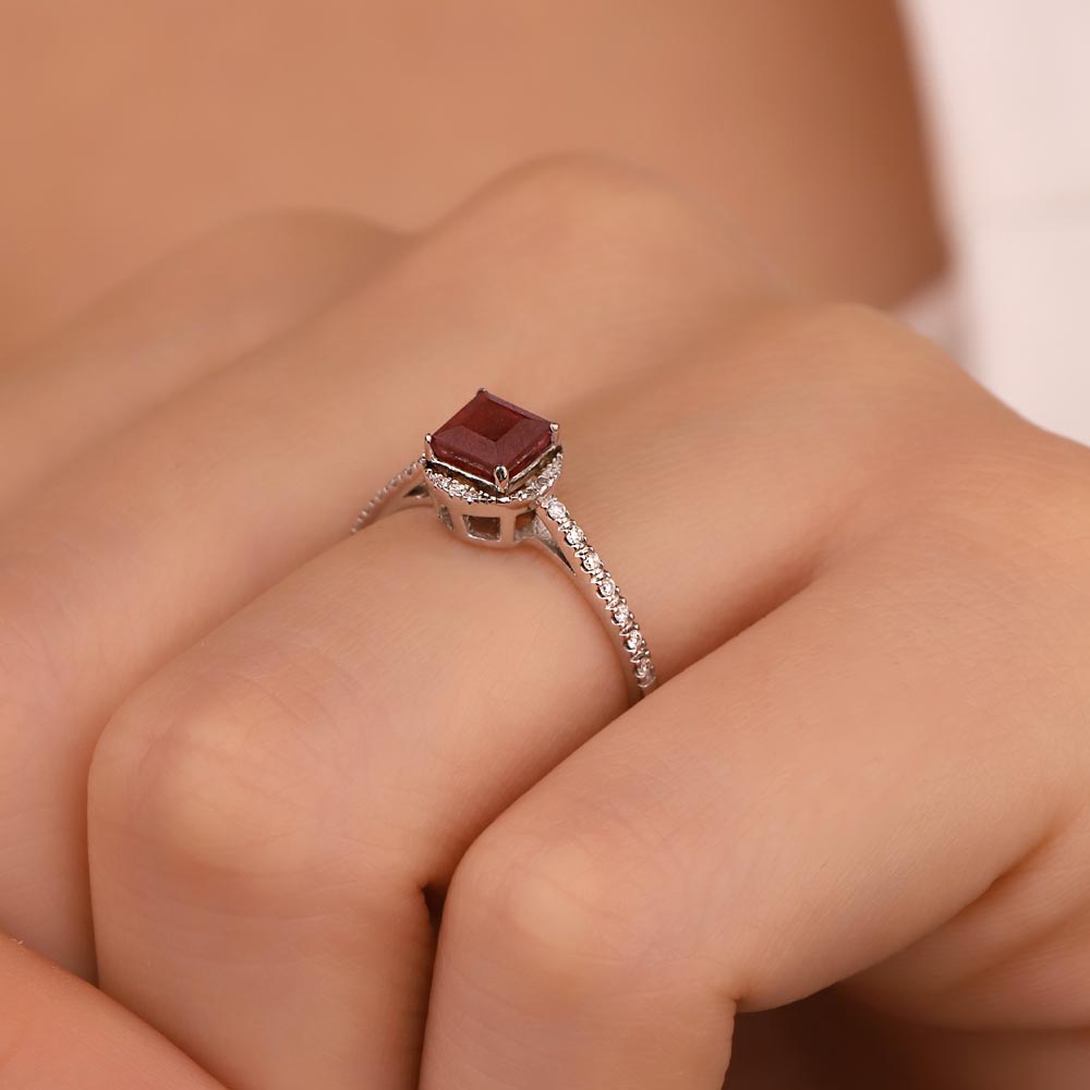 0.49 Karat Stern Yakut Pırlanta Yüzük - FP02678