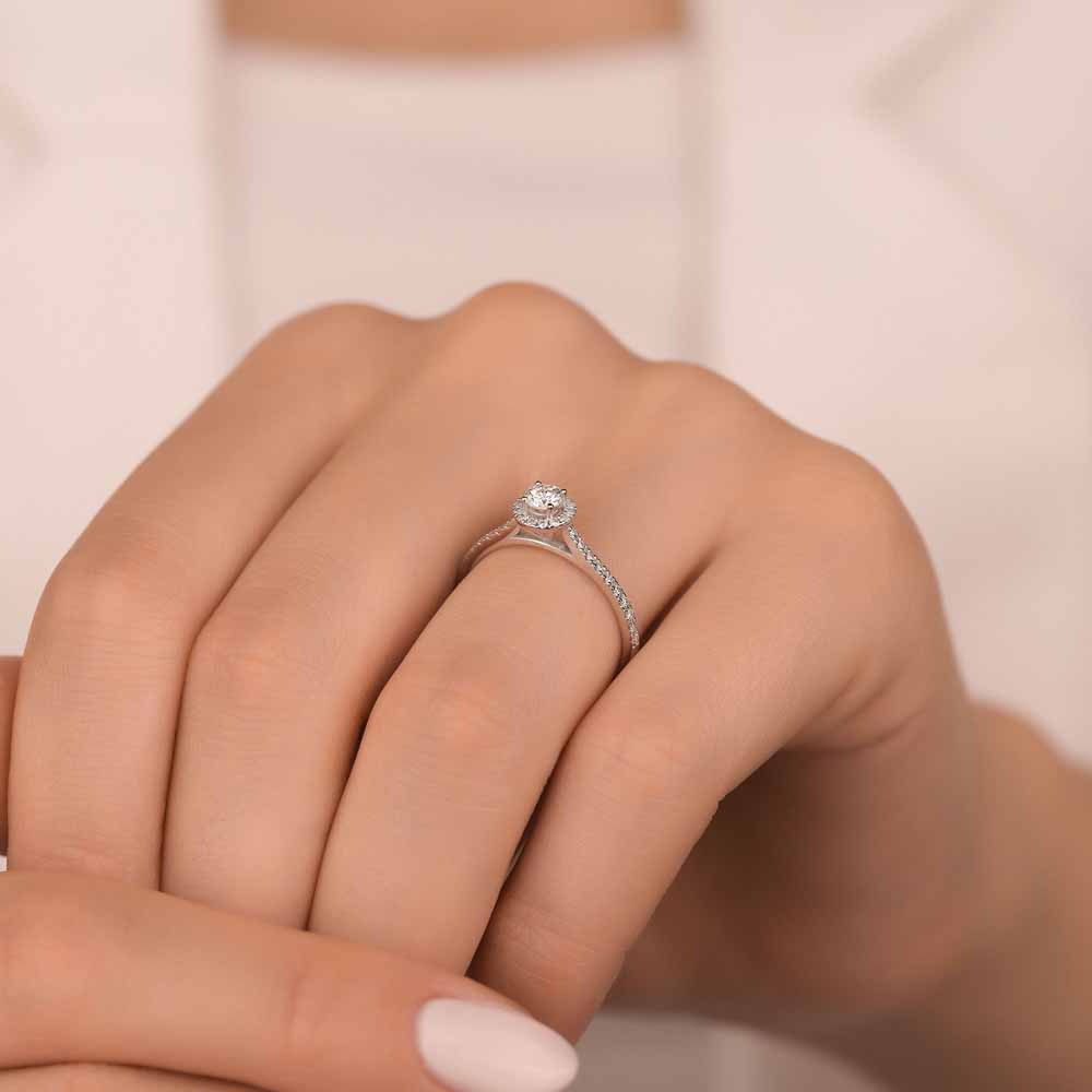 0.60 Karat Lab Pırlanta Halo Tektaş Yüzük