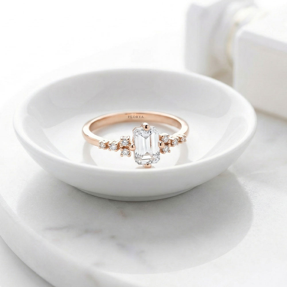 0,64 Karat Beyaz Topaz ve 0,07 Karat Pırlanta Vintage Yüzük - FP11713