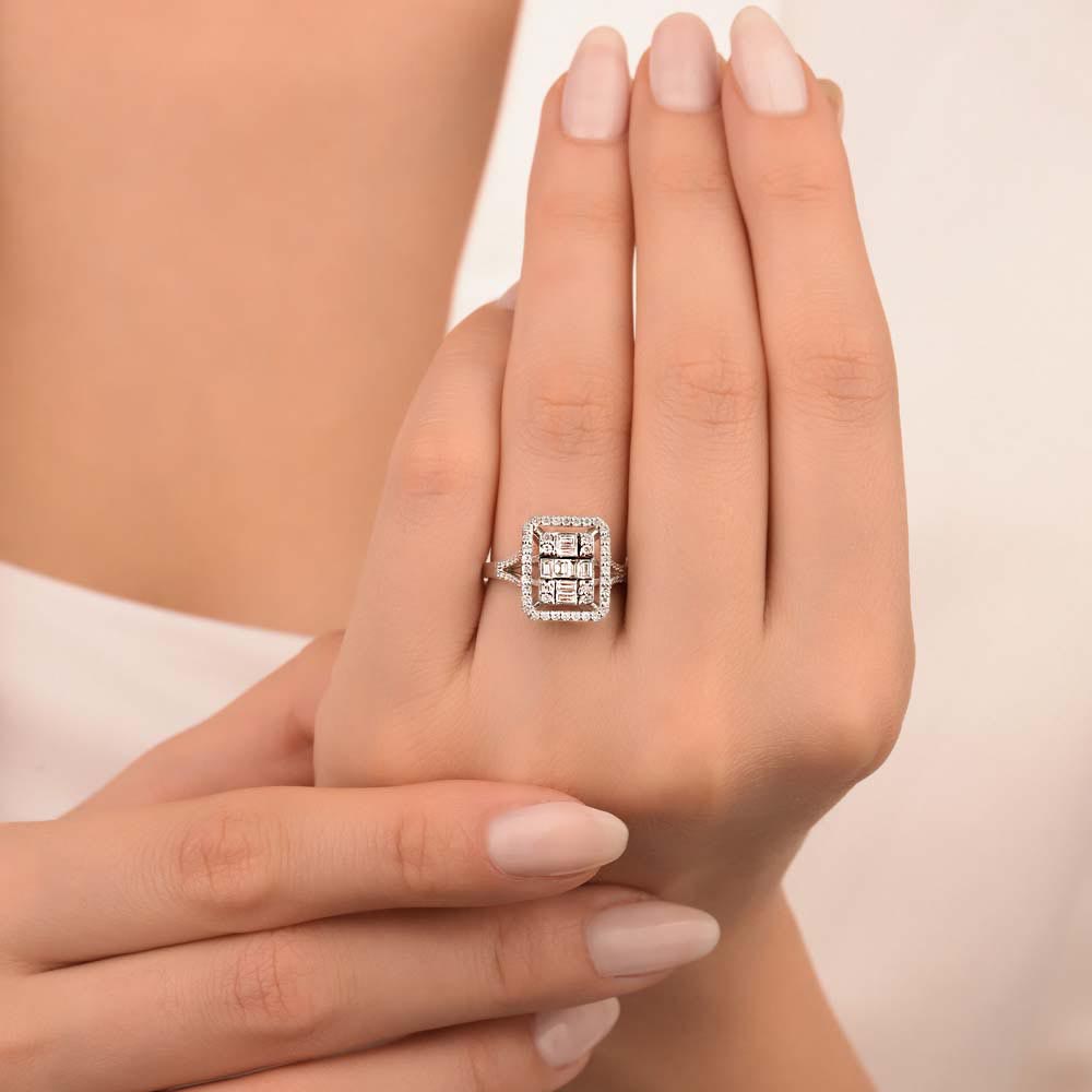 0.67 Karat Baget Pırlanta Yüzük - FP01676