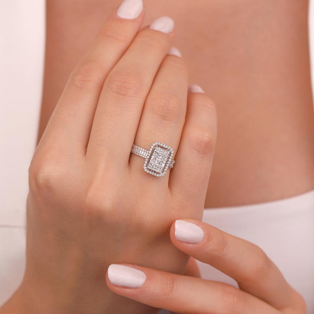 0.72 Karat Mega Baget Pırlanta Yüzük - FP01859