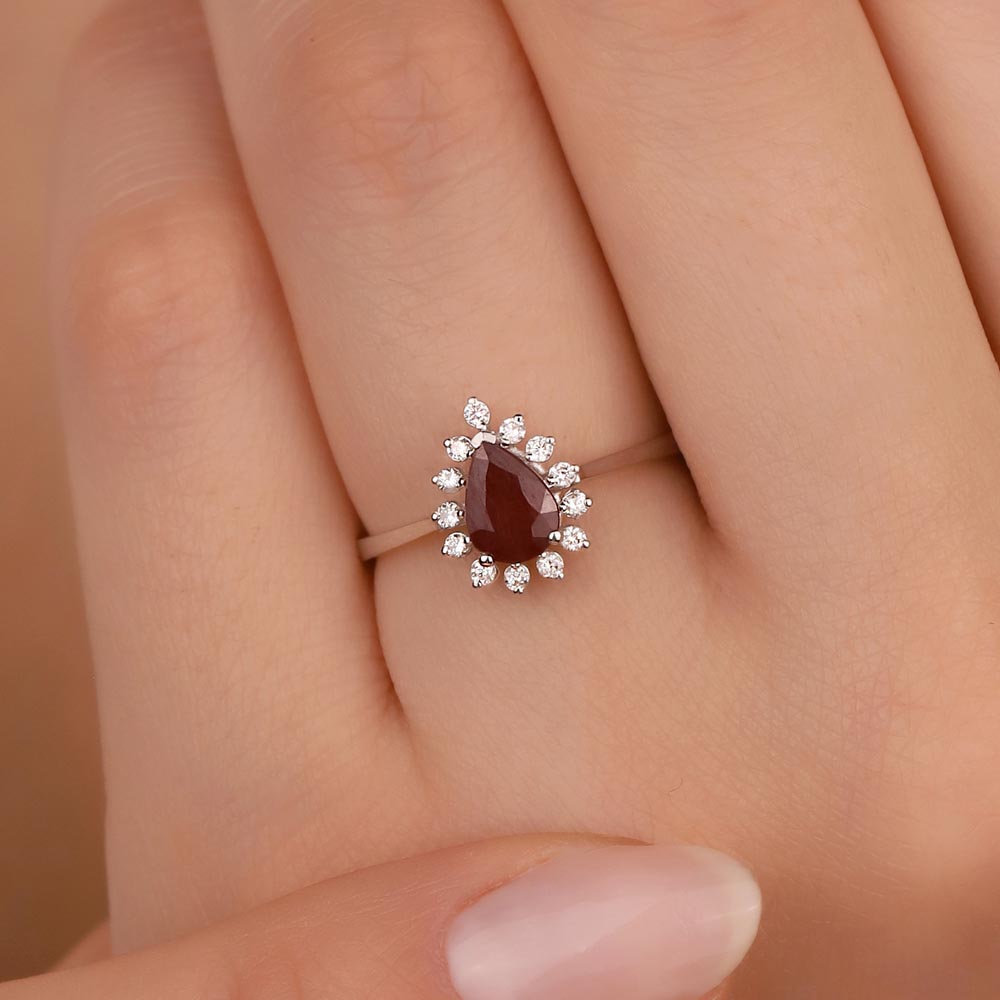 0,91 Karat Pırlantalı Damla Yakut Taşlı Yüzük - FP03815