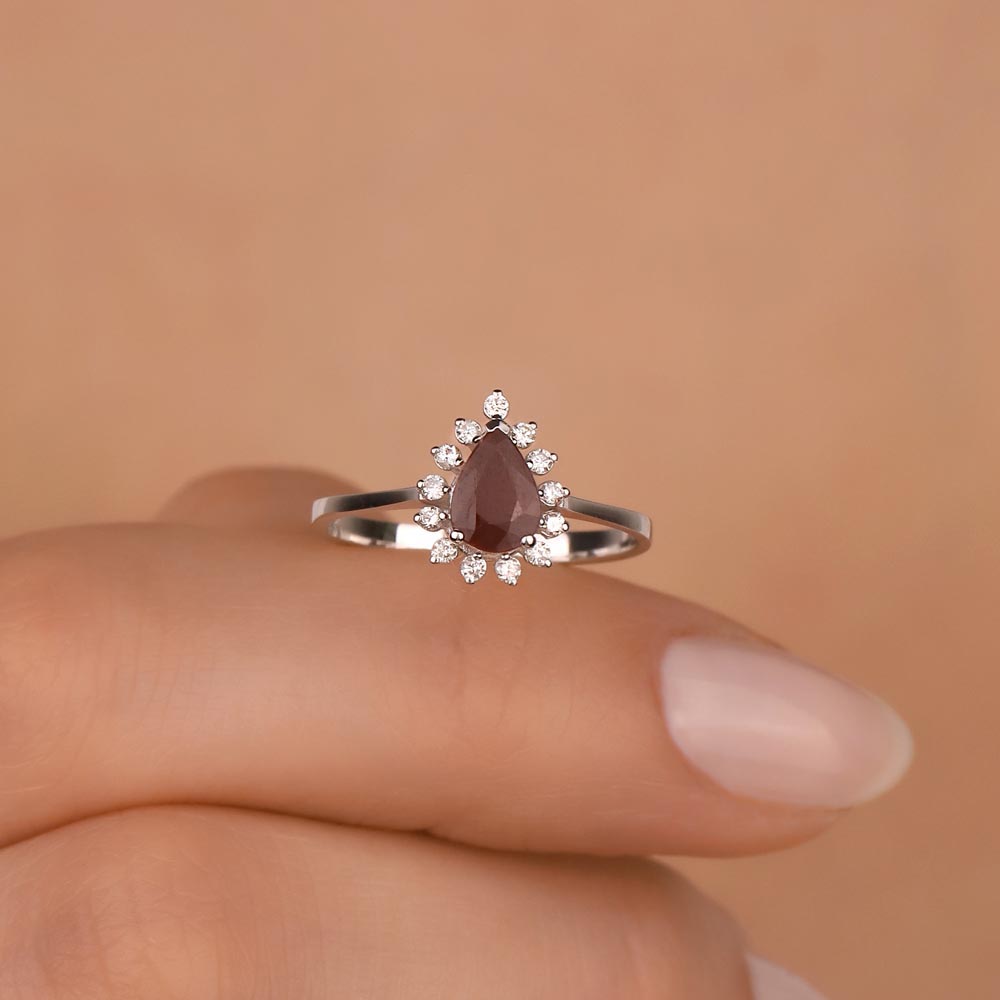 0,91 Karat Pırlantalı Damla Yakut Taşlı Yüzük - FP03815