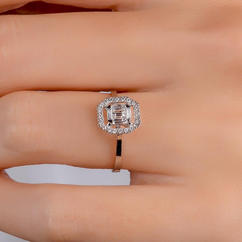 0,93 Karat Laboratuvar Pırlanta Jewelra Tasarım Baget Yüzük - FP02933