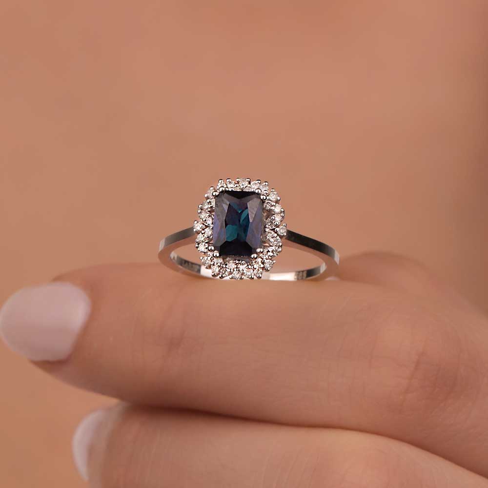 0,95 Karat Laboratuvar Pırlanta Baget Royale Safir Yüzük - FP08846