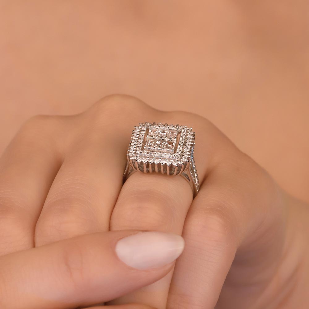 1,77 Karat Pırlantalı baget Taşlı Bayan Yüzük