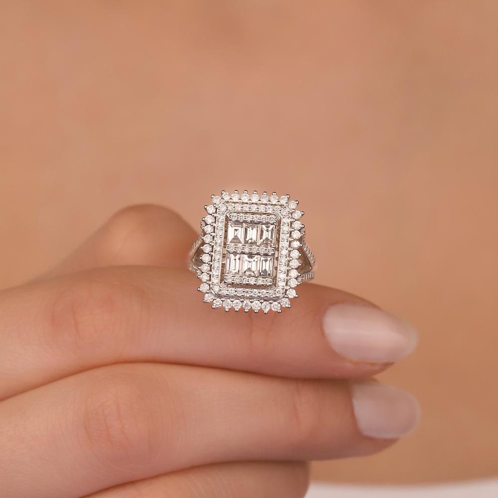 1,77 Karat Pırlantalı baget Taşlı Bayan Yüzük