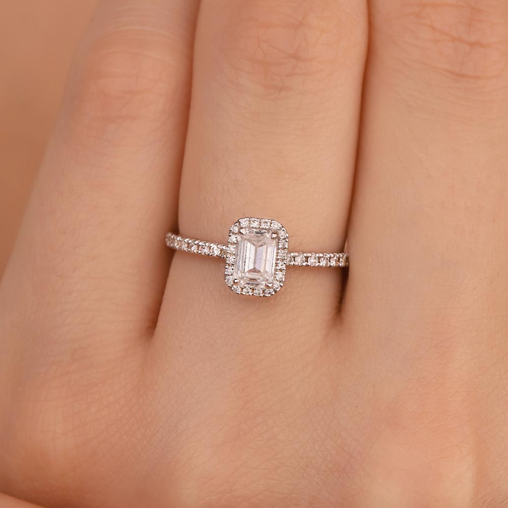 1.00 Karat Beyaz Safir ve Pırlanta Özel Tasarım Halo Baget Tektaş Yüzük - FP11553