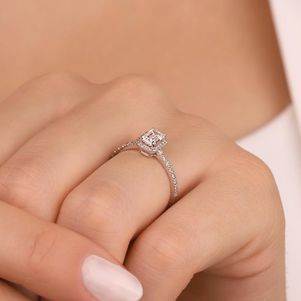 1.00 Karat Beyaz Safir ve Pırlanta Özel Tasarım Halo Baget Tektaş Yüzük - FP11553
