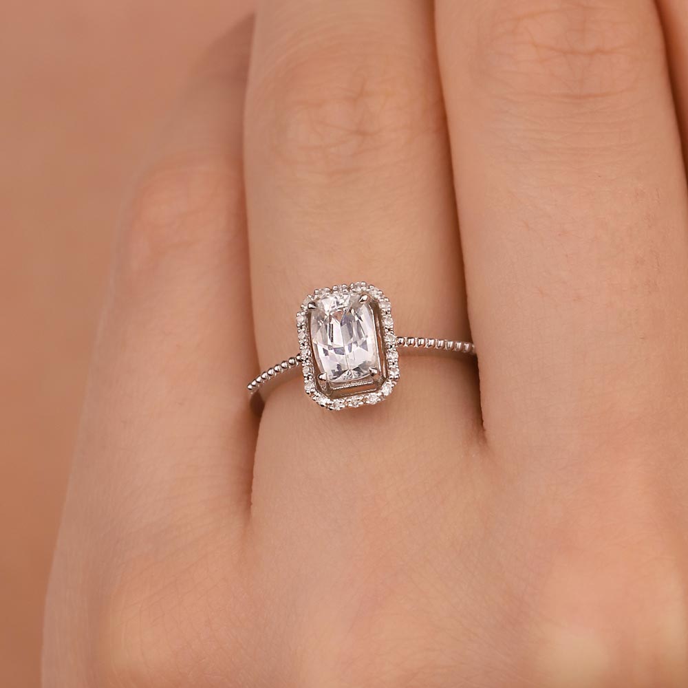 1,40 Karat Beyaz Safir Tektaş Laboratuvar Pırlanta Yüzük - FP02617