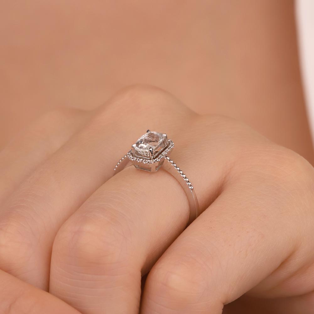 1,40 Karat Beyaz Safir Tektaş Laboratuvar Pırlanta Yüzük - FP02617