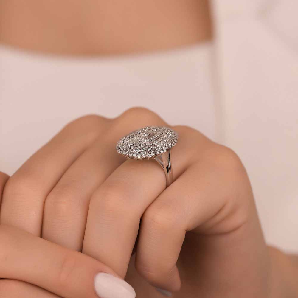 1.41 Karat Özel Tasarım Mega Baget Pırlanta Yüzük - FP02894