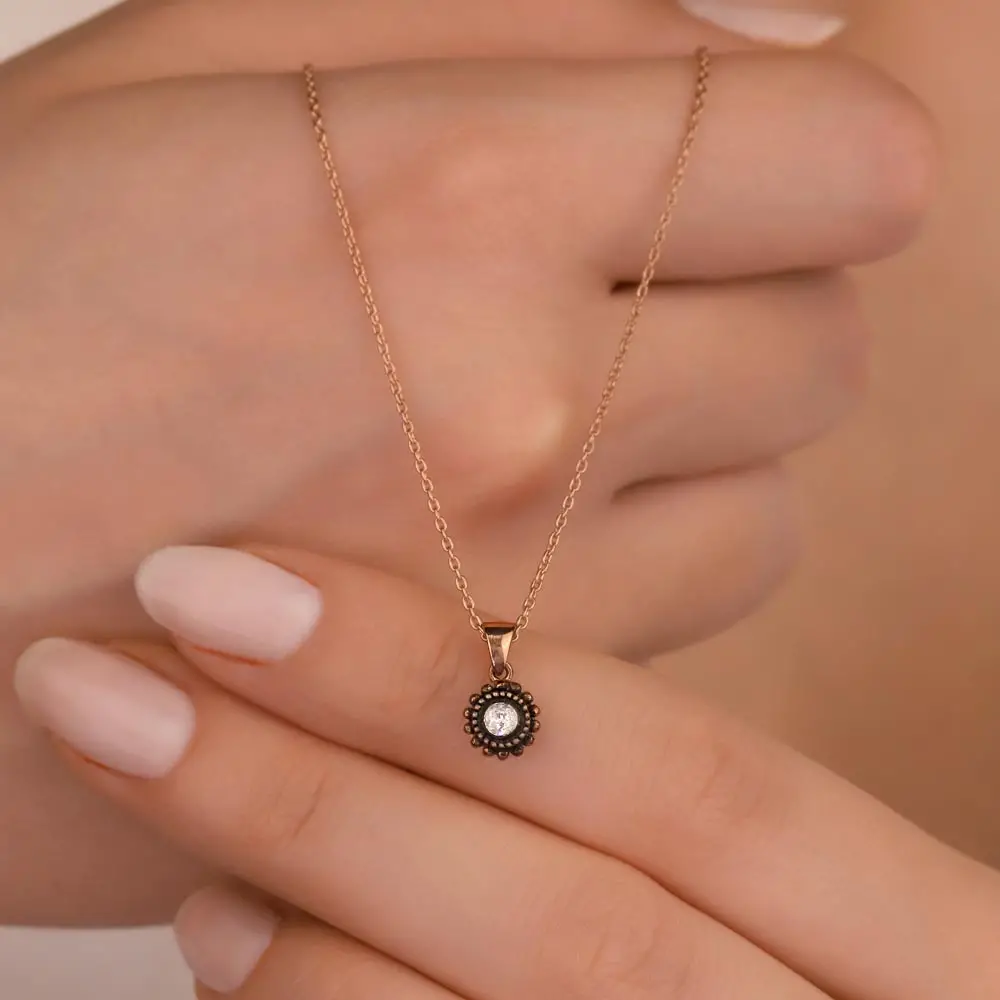 0,05 Karat Pırlanta Yuvarlak Taşlı Elmas Kolye