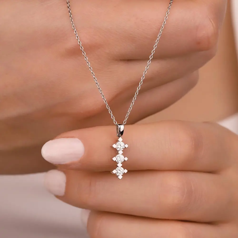 0,36 Karat Pırlanta Taşlı Kolye